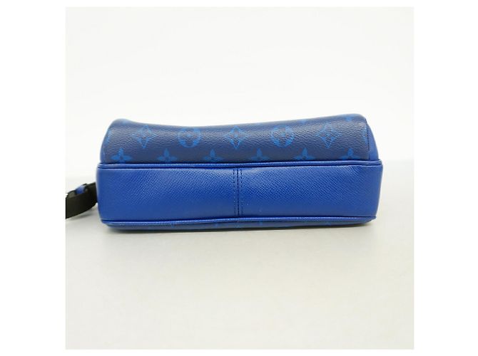 Borsa a tracolla Louis Vuitton Taigarama Outdoor PM Blu - vista 3