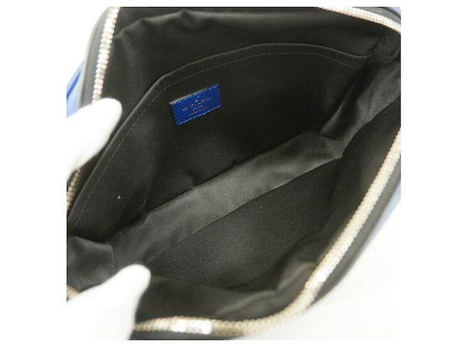 Borsa a tracolla Louis Vuitton Taigarama Outdoor PM Blu - vista 4