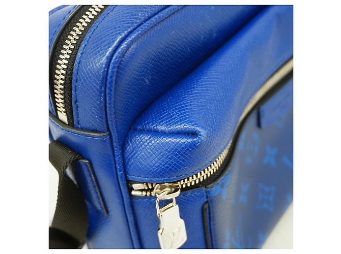 Borsa a tracolla Louis Vuitton Taigarama Outdoor PM Blu - vista 7