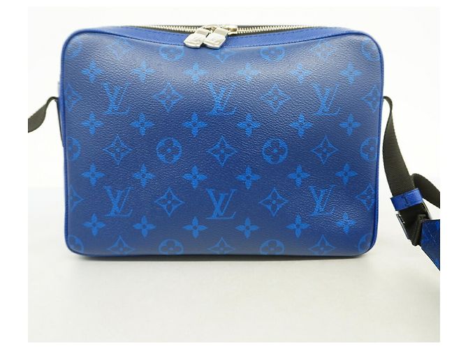 Borsa a tracolla Louis Vuitton Taigarama Outdoor PM Blu - vista 9