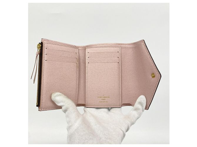 Cartera tri-fold Louis Vuitton en Rose Ballerine Rosa - vista 3