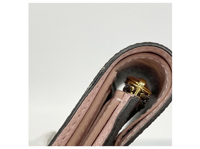 Cartera tri-fold Louis Vuitton en Rose Ballerine Rosa - vista 6