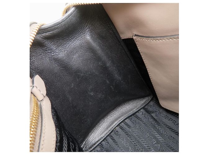 Prada Schultertasche aus Saffiano-Leder Grau - Ansicht 10