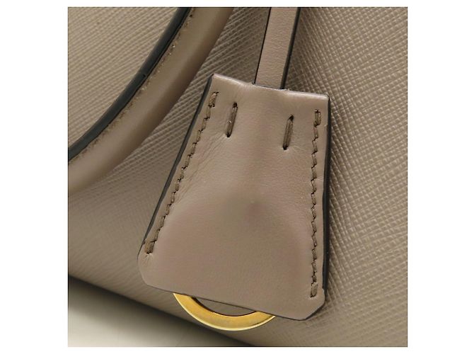 Prada Schultertasche aus Saffiano-Leder Grau - Ansicht 26