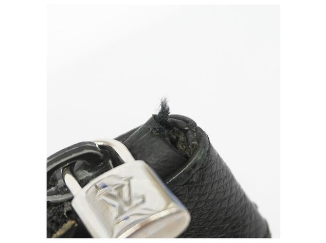 Louis Vuitton Taiga Pochette Apollo Clutch Bag Nero - vista 8