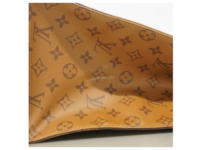 Borsa Tote Louis Vuitton Monogram Giant Reverse OnTheGo GM Marrone - vista 12