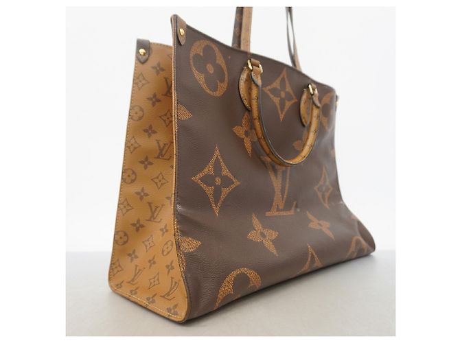 Borsa Tote Louis Vuitton Monogram Giant Reverse OnTheGo GM Marrone - vista 2