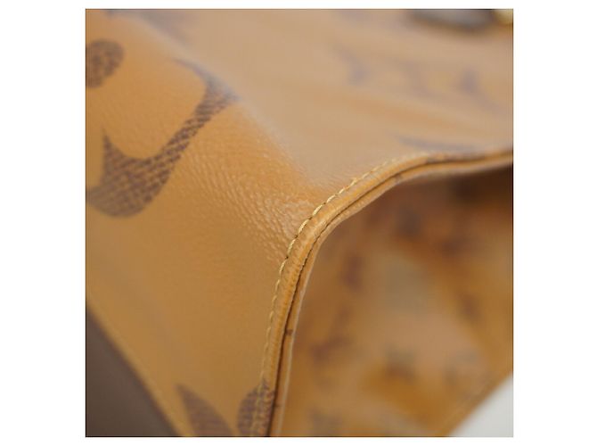 Borsa Tote Louis Vuitton Monogram Giant Reverse OnTheGo GM Marrone - vista 6
