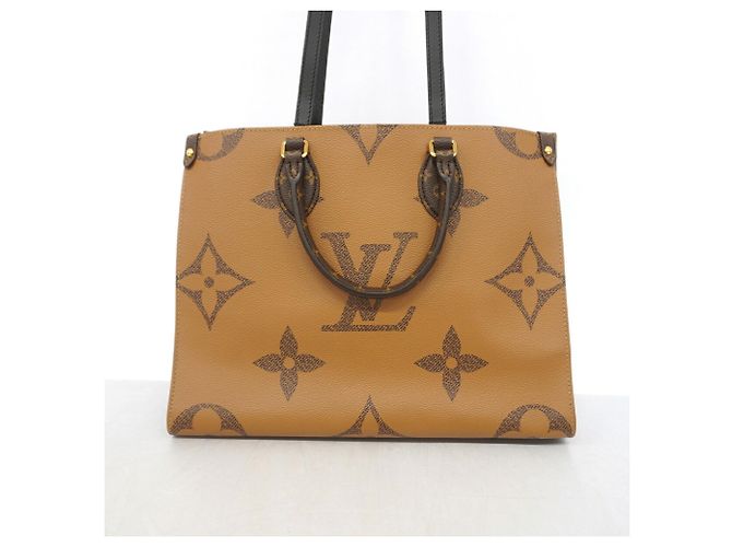 Borsa Tote Louis Vuitton Monogram Giant Reverse OnTheGo MM Marrone - vista 10