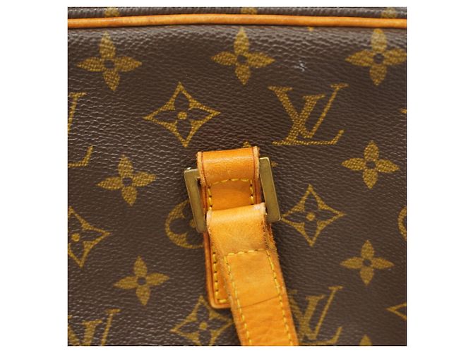 Bolsa de Ombro Louis Vuitton Monogram Cite GM Marrom - vista 9