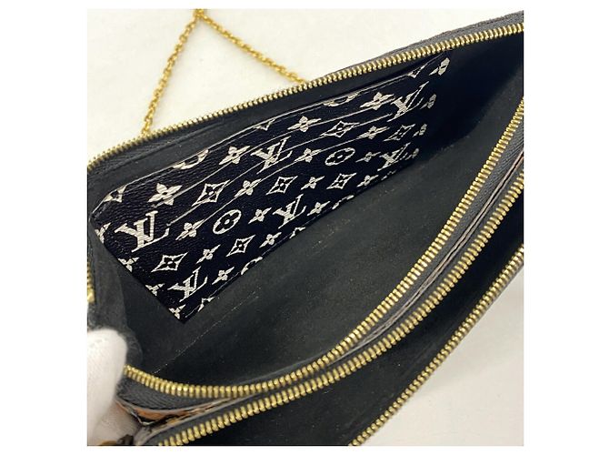 Louis Vuitton Monogram Jungle Pochette Double Zip Shoulder Bag Marrone Nero - vista 4