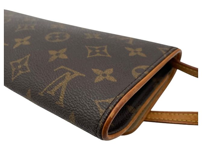 Louis Vuitton Pochette Twin GM Monogram Shoulder Bag Braun - Ansicht 13
