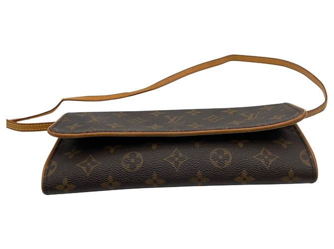 Louis Vuitton Pochette Twin GM Monogram Shoulder Bag Braun - Ansicht 9