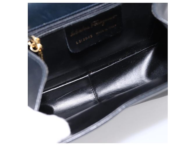Borsa Salvatore Ferragamo Gancini in pelle nera e oro Auth 196959A Nero D'oro - vista 15