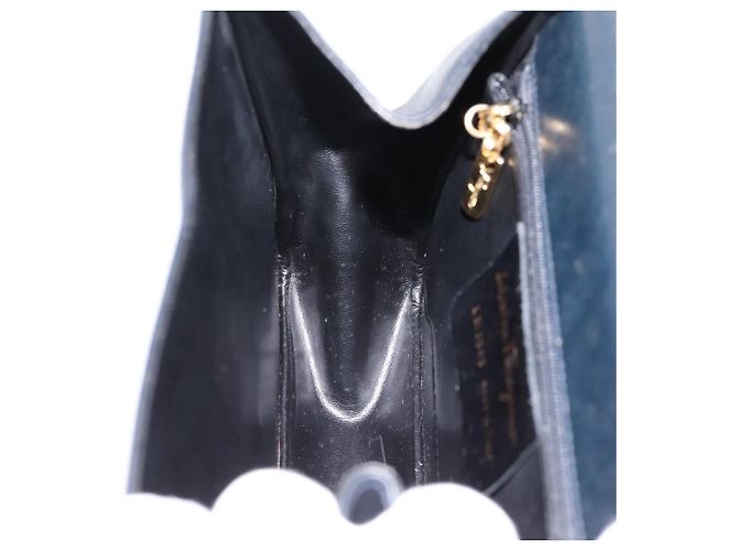 Borsa Salvatore Ferragamo Gancini in pelle nera e oro Auth 196959A Nero D'oro - vista 17