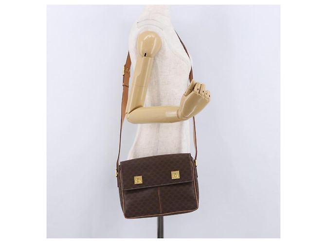 Céline Borsa a tracolla CELINE Macadam Canvas PVC Leather Brown Gold Auth 197808V Marrone D'oro - vista 26