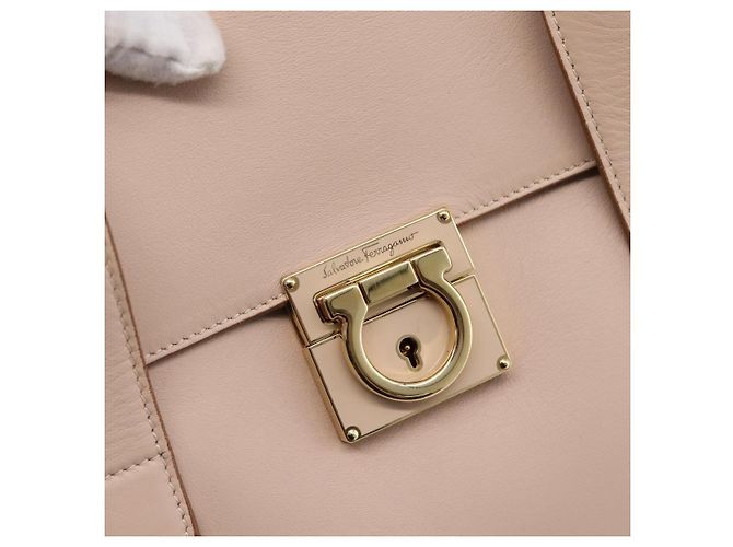 Borsa Tote Salvatore Ferragamo Gancini in pelle rosa e oro Auth 199216V D'oro - vista 15