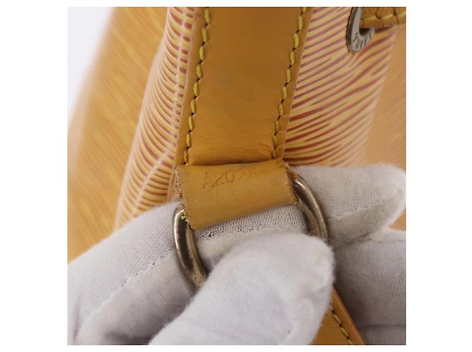 Borsa a tracolla LOUIS VUITTON Epi Petit Noe Gialla M44109 LV Auth ka5931 Giallo - vista 12