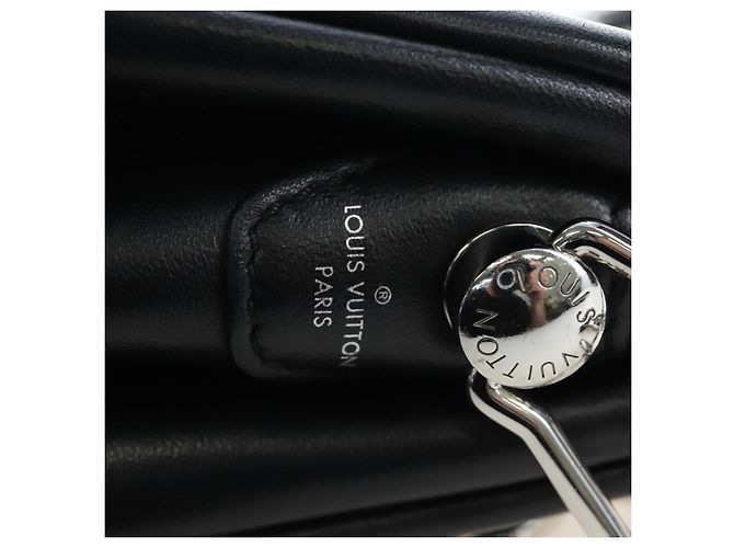 LOUIS VUITTON Borsa a spalla Monogram Emboss Kussan BB Nera M22429 Auth 196585V Nero - vista 20
