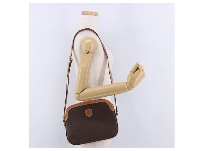 Céline Borsa a tracolla CELINE Macadam Canvas PVC Leather Brown Gold Auth ki6803V Marrone D'oro - vista 24