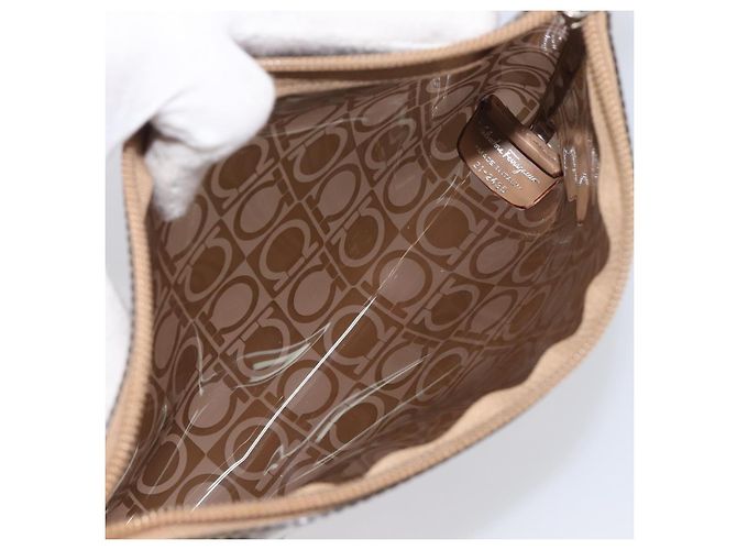 Borsa a tracolla Salvatore Ferragamo in vinile Beige Silver Auth 196611A Argento - vista 22