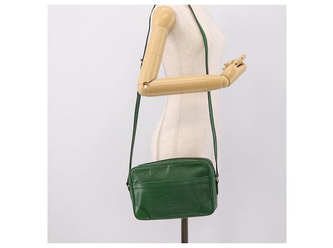 LOUIS VUITTON Epi Trocadero 27 Shoulder Bag Green M52314 LV Auth 196957 Verde - vista 23