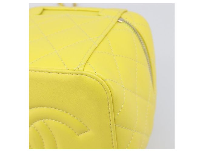 Borsa Vanity con catena Matelassé CHANEL in pelle d'agnello 2way Yellow Gold CC Auth 196667M D'oro Giallo - vista 15