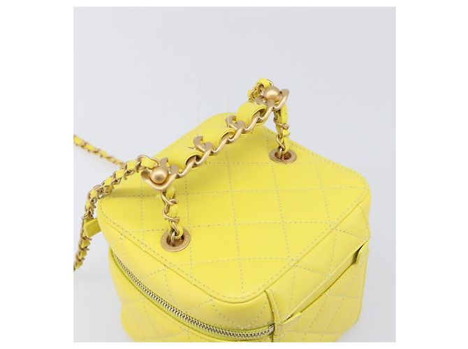 Borsa Vanity con catena Matelassé CHANEL in pelle d'agnello 2way Yellow Gold CC Auth 196667M D'oro Giallo - vista 6