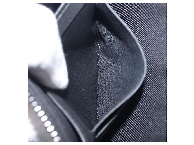 LOUIS VUITTON Monogram Shadow Pochette Discovery PM Black M44335 LV Auth 198551A Nero - vista 11