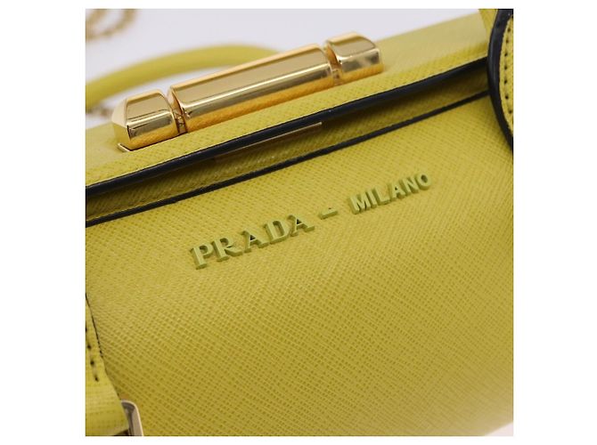 Borsa a tracolla con catena PRADA in pelle Saffiano Yellow Gold Auth 198688M D'oro Giallo - vista 20