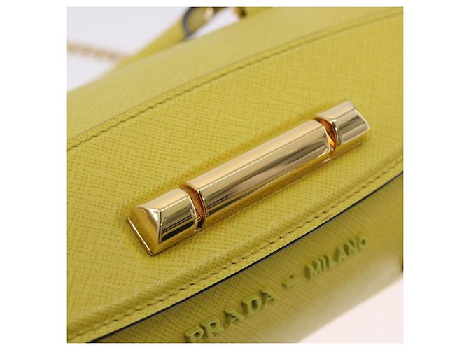 Borsa a tracolla con catena PRADA in pelle Saffiano Yellow Gold Auth 198688M D'oro Giallo - vista 21