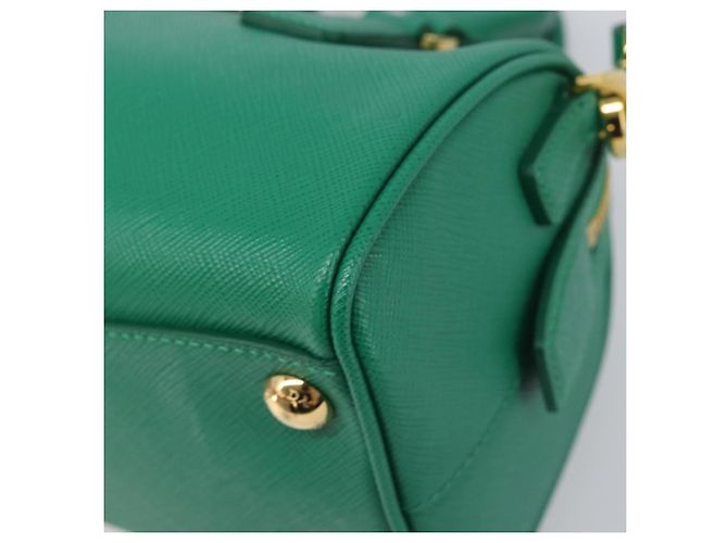 Saffiano Borsa a mano PRADA in pelle Safiano 2way Verde Oro Auth 198602SAV D'oro - vista 17