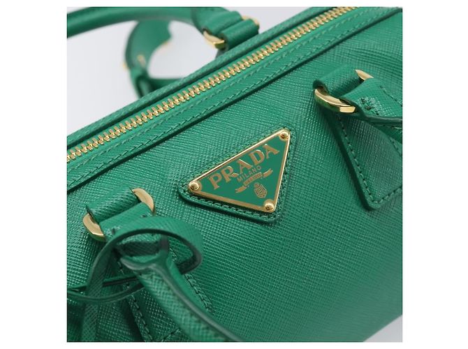 Saffiano Borsa a mano PRADA in pelle Safiano 2way Verde Oro Auth 198602SAV D'oro - vista 21