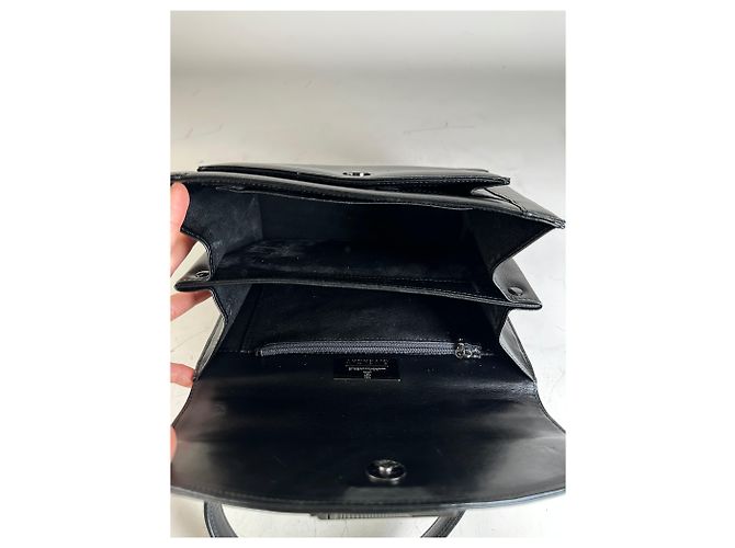 Vintage Givenchy Handtasche aus glattem Leder Schwarz Gold - Ansicht 14