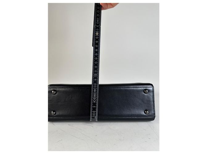 Vintage Givenchy Handtasche aus glattem Leder Schwarz Gold - Ansicht 9