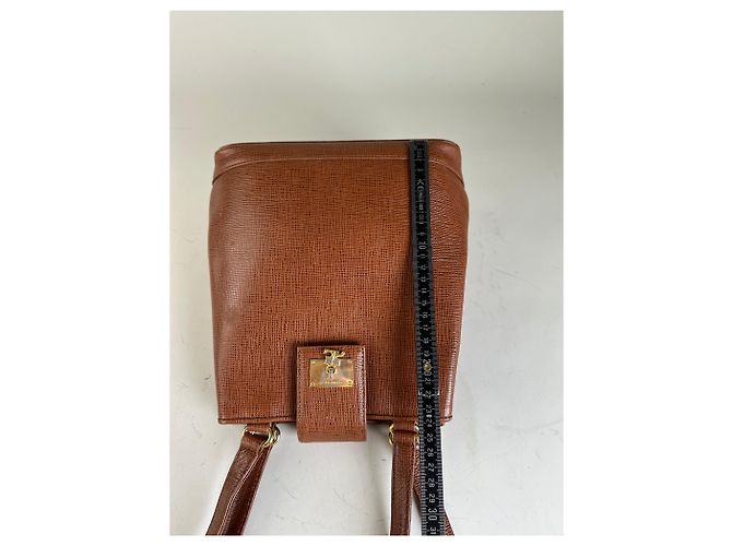 Vintage Courreges Schultertasche aus strukturiertem Leder Rust Gold Rot - Ansicht 13