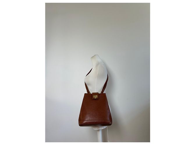 Vintage Courreges Schultertasche aus strukturiertem Leder Rust Gold Rot - Ansicht 8
