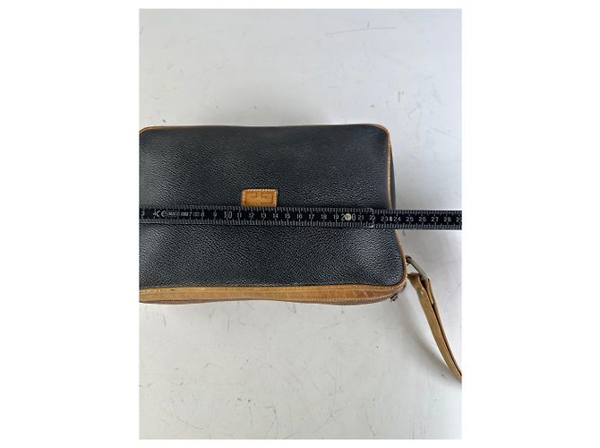 Clutch Vintage Givenchy in pelle martellata Nero Beige Oro - vista 10