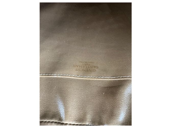 Clutch Vintage Givenchy in pelle martellata Nero Beige Oro - vista 5
