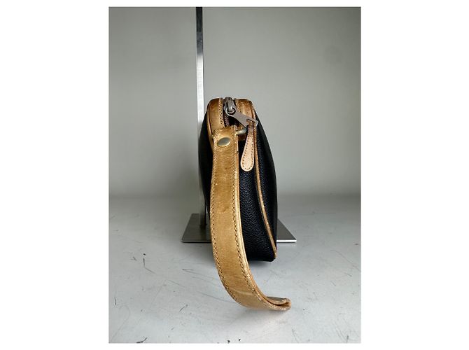 Clutch Vintage Givenchy in pelle martellata Nero Beige Oro - vista 6