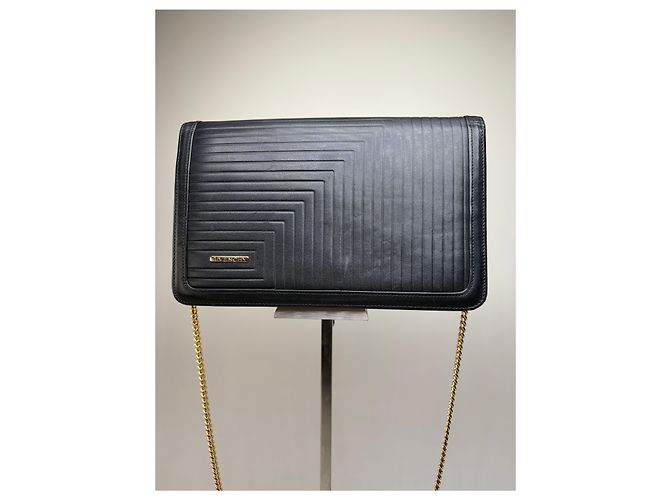 Clutch Vintage Givenchy in Pelle con Catena Nero Oro - vista 6