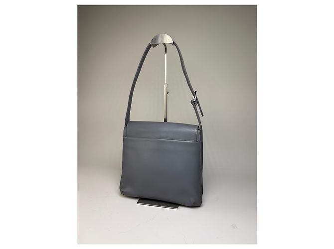 Vintage Givenchy Schultertasche aus glattem Leder Grau Silber - Ansicht 13