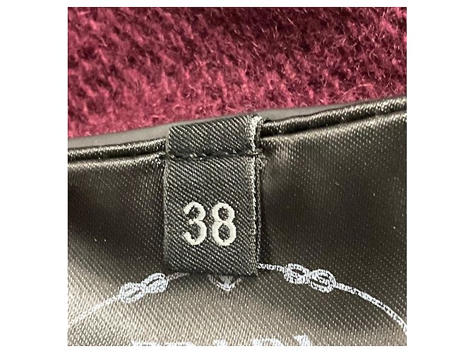 Prada Strickpullover aus Wolle und Kaschmir in Burgund mit Dreiecks-Logo Bordeaux - Ansicht 5