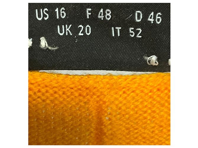Akris Orange Kaschmir-Strickpullover mit langen Ärmeln und V-Ausschnitt - Ansicht 5