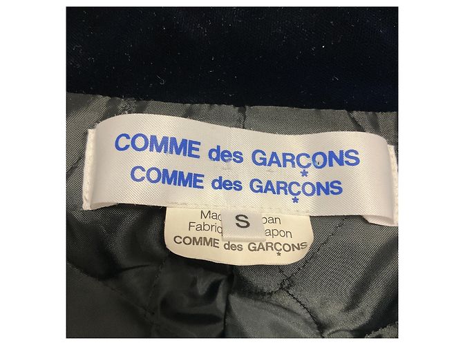 Comme des Garcons mittellanger Samtmantel in Marineblau mit Knopfleiste - Ansicht 4