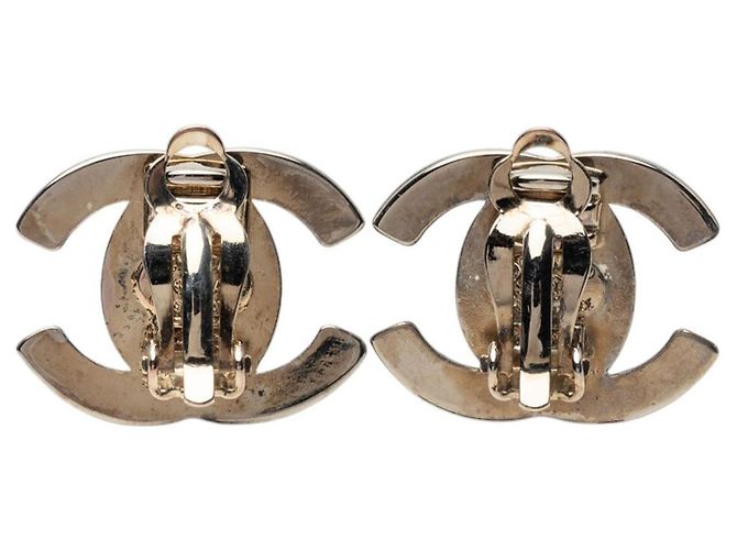 Chanel CC Clip-On-Ohrringe aus silberfarbenem Messing mit Drehverschluss - Ansicht 2