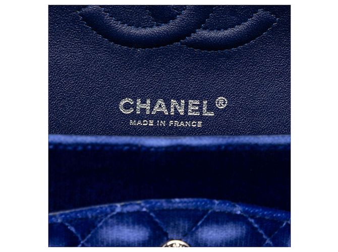 Borsa a tracolla Chanel Medium Classic Velvet Double Flap Blu - vista 5