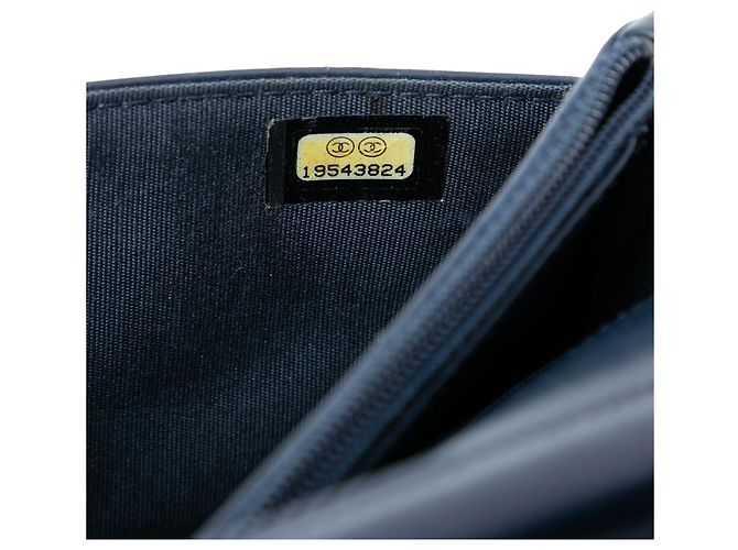 Borsa a tracolla Chanel CC in vernice blu con cuciture Whipstitch Wallet On Chain - vista 5