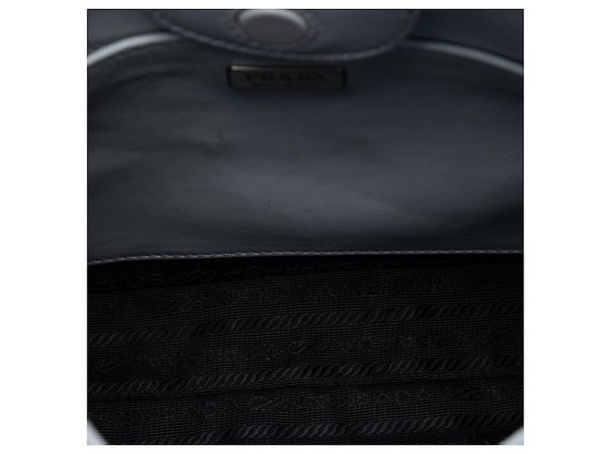Prada Cleo Schultertasche aus blauem Spazzolato-Leder - Ansicht 4