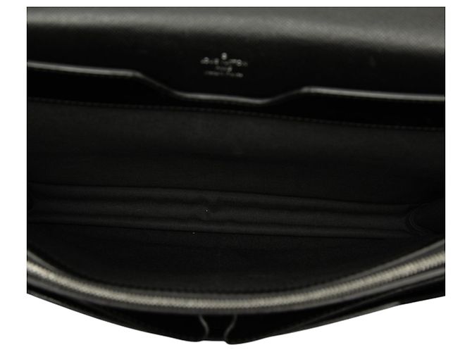 Borsa da lavoro Louis Vuitton Taiga Robusto 1 Nera Nero - vista 4